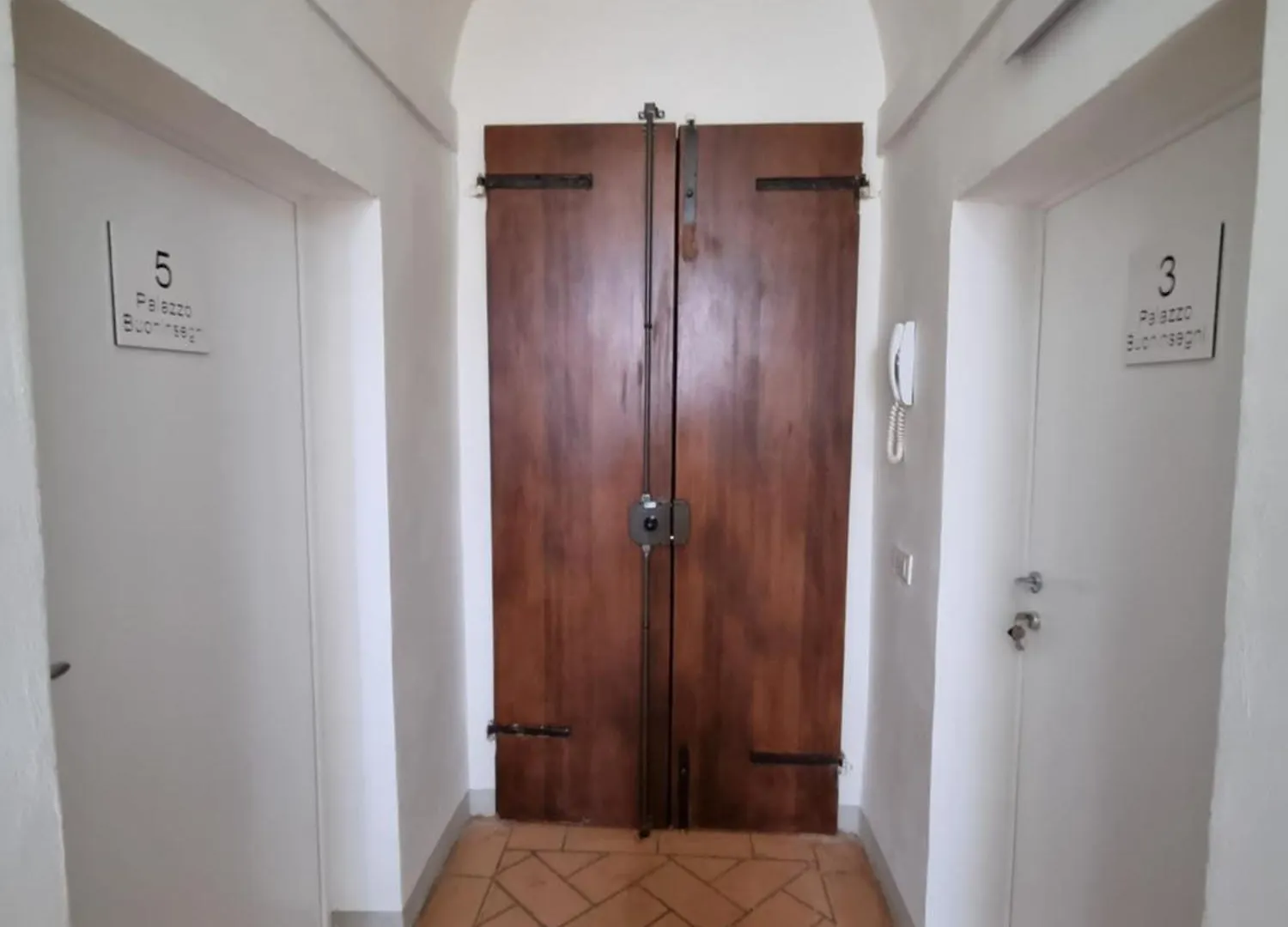 35 Rooms Palazzo Buoninsegni Colle Val D'Elsa Italy