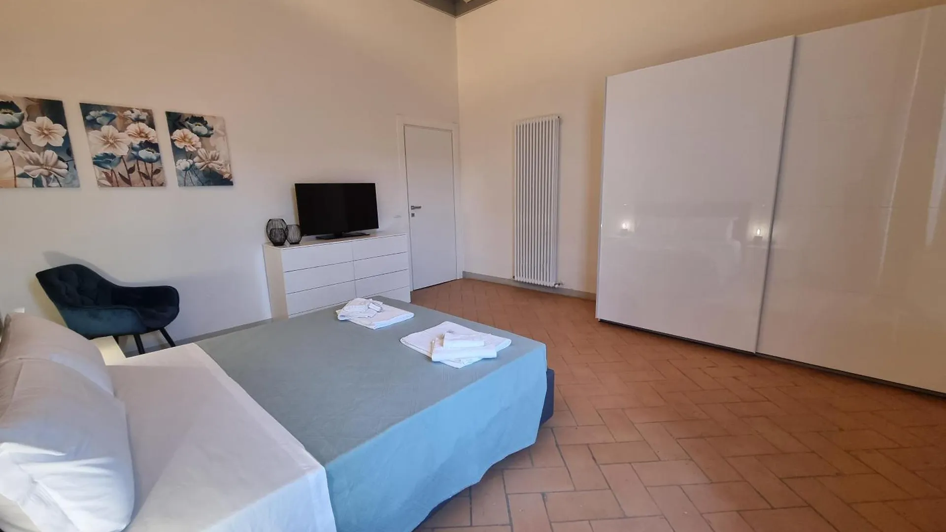 35 Rooms Palazzo Buoninsegni Colle Val D'Elsa 0*,  Italy
